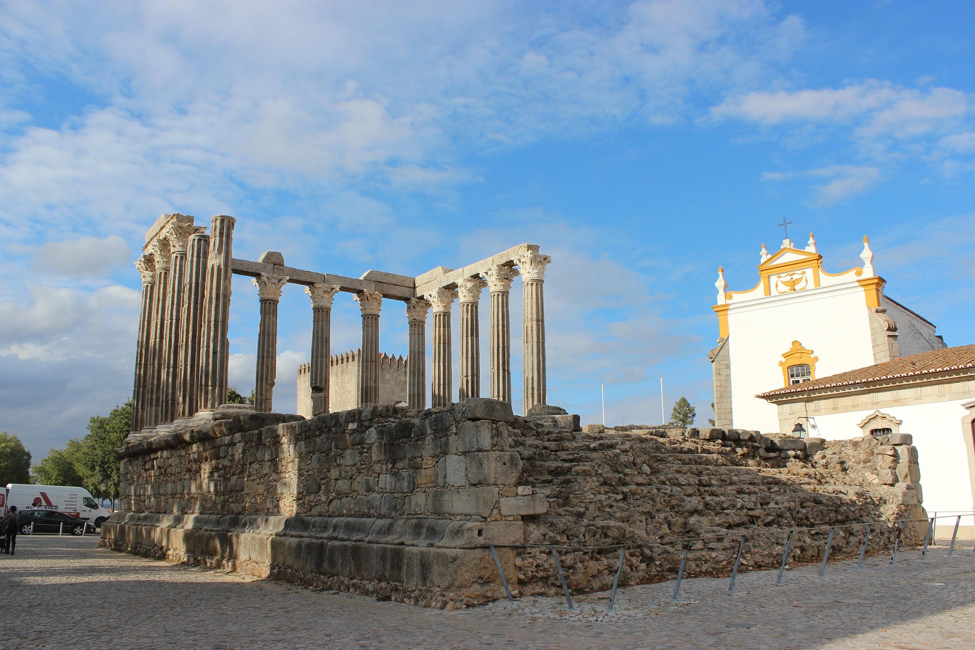 Évora